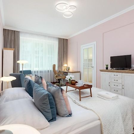 Luxurious & Unique Apartment Mickiewicza Cracow By Renters Prestige Krakow Ngoại thất bức ảnh
