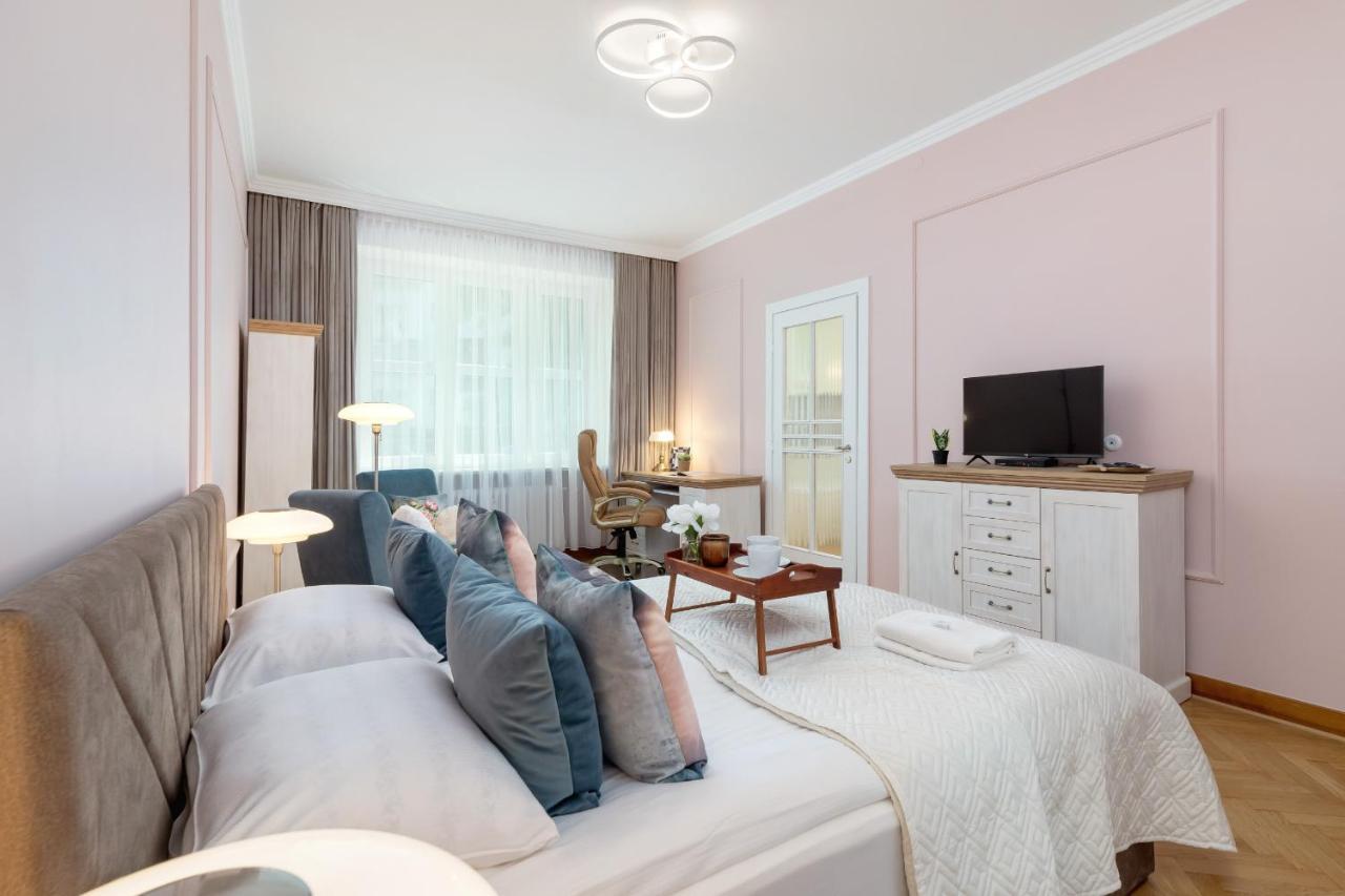 Luxurious & Unique Apartment Mickiewicza Cracow By Renters Prestige Krakow Ngoại thất bức ảnh