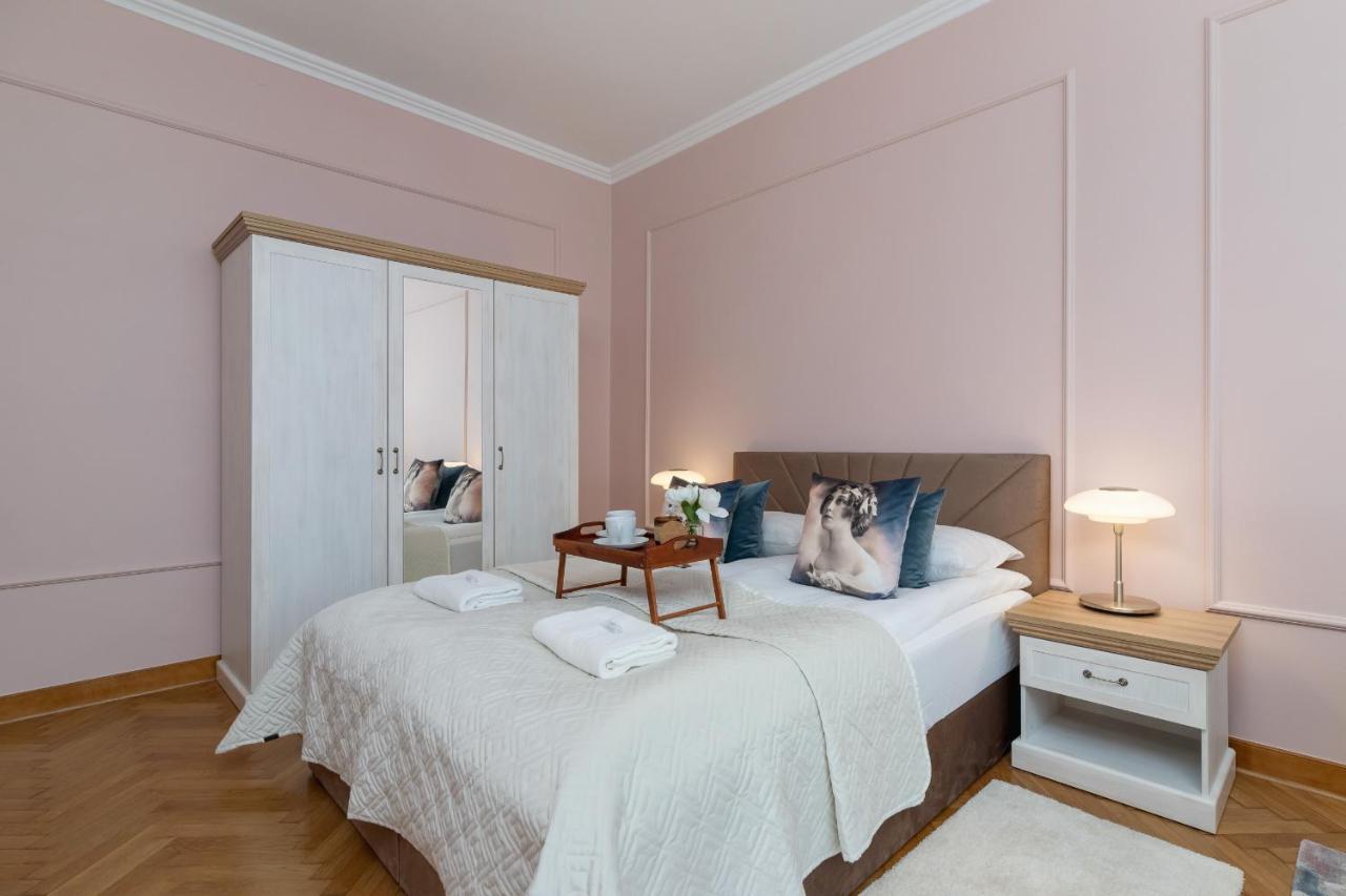 Luxurious & Unique Apartment Mickiewicza Cracow By Renters Prestige Krakow Ngoại thất bức ảnh